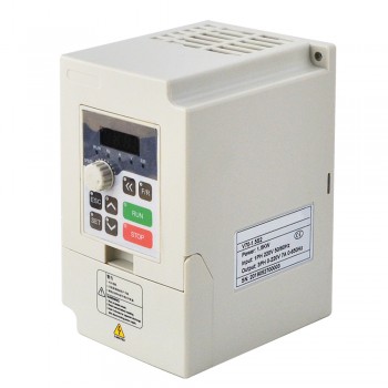 VFD-Wechselrichter mit Variabler Frequenz für Drehzahlregelung des Spindelmotors 1,5KW 2PS 7A 220V VFD Frequenzumrichter